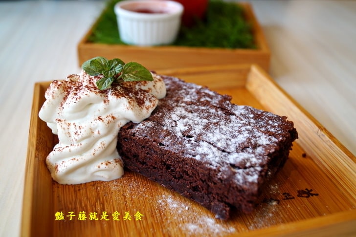【小樂圓和洋餐食】台中親子餐廳.關東煮與牛小排和風壽喜鍋.庭院大沙池.旋轉透明溜滑梯.好吃好玩