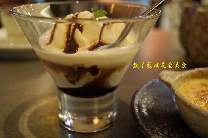 台中異國美食．昨日花卷跨界料理．血汗捏造牛肉堡招牌花卷好食【豔子藤就是愛美食】