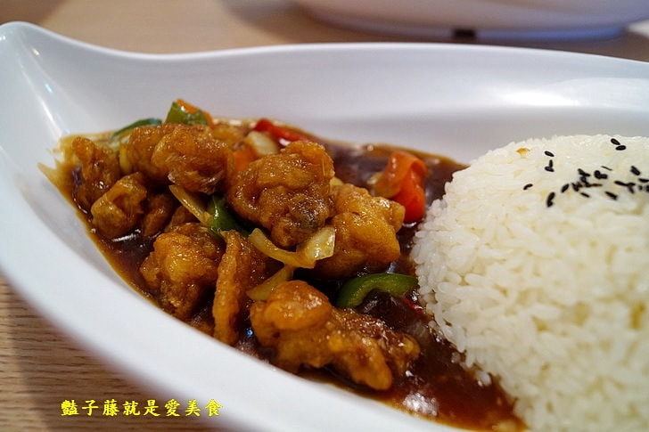 【揀選食坊】文心森林公園旁溫馨小館.墨西哥廚師的中華料理.蠔油牛肉與左宗棠雞.西湖牛肉羮口感醇香滑順
