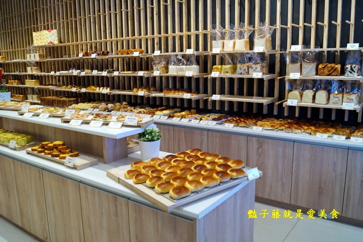 【品麵包】台中吐司專賣店.早晨六點半.中部最早出爐的完熟吐司.愛上吐司.50種吐司.日系歐式麵包細細品味