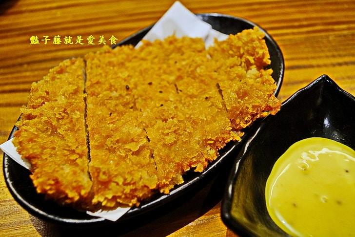 【焱鬼鍋燒專門店】嘉義火車站美食.焱鬼傳說唐揚雞和自製泡菜很厲害.仁愛二番店.豔子藤美食地圖
