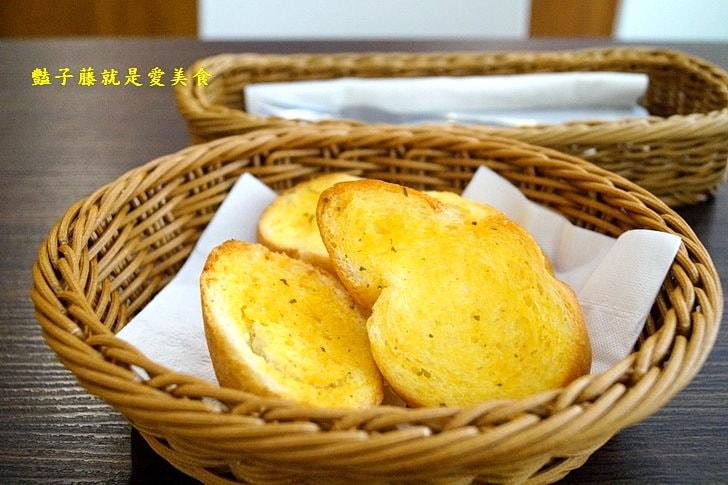【Casamia義式餐廳】新竹異國美食．德國豬腳雙人套餐飽足又滿足．溫馨小館的美味幸福時光