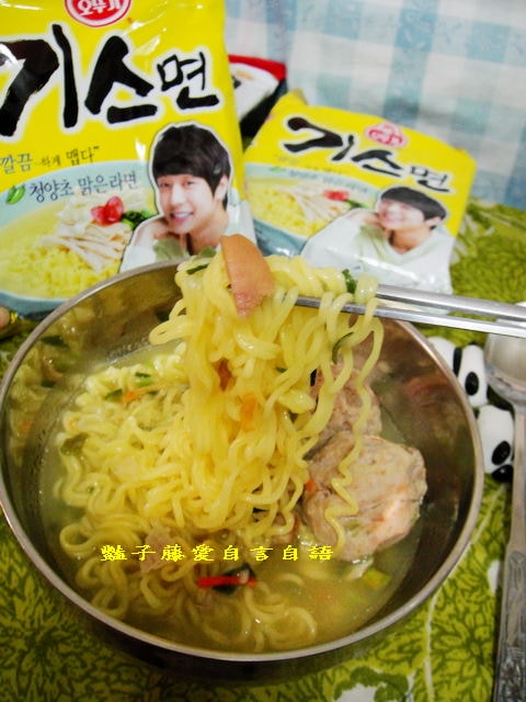 煮食麵點＆綠森林米奇熊韓國朴有天Kiss雞絲麵+Paldo咕咕麵【豔子藤美食嚐鮮試吃報告】