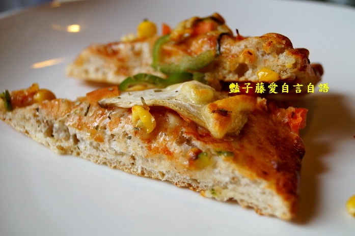 虎尾生機廚房．日式建築吃歐式素食自助餐【豔子藤就是愛美食】