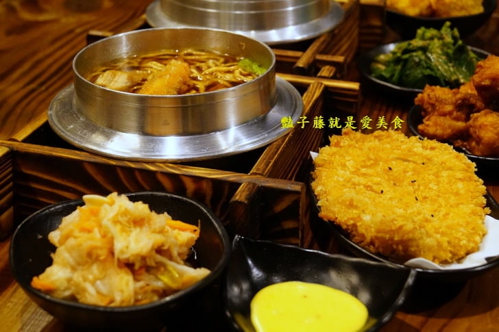 【焱鬼鍋燒專門店】嘉義火車站美食.焱鬼傳說唐揚雞和自製泡菜很厲害.仁愛二番店.豔子藤美食地圖