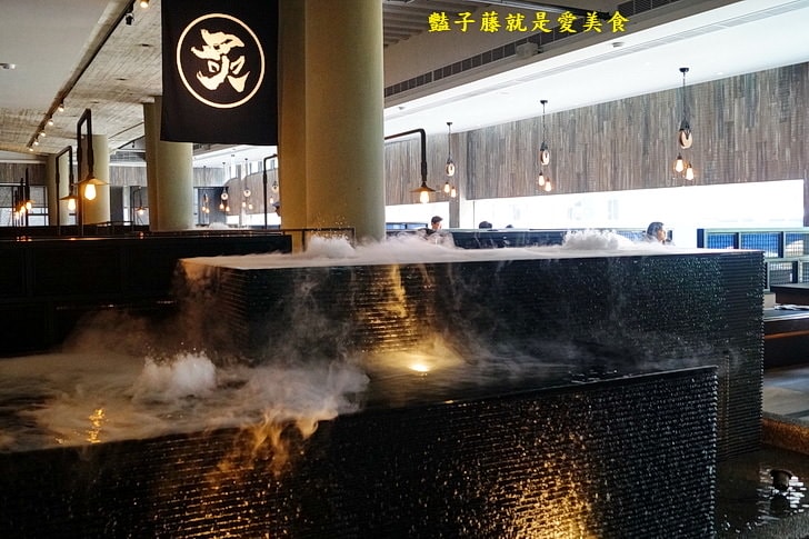 【鮨樂海鮮市場】台中日式超市.海裡游的陸上跑的都在海陸火鍋.粥底精華鮮味雜炊怎麼就這麼好吃啊
