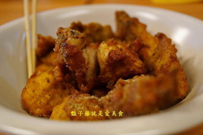 東來屋平價日式燒烤．霸王鮮蚵太吸睛串燒肉串好好吃【豔子藤就是愛美食】