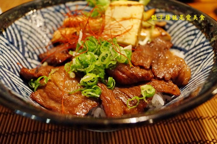 【大叔丼食．和食丼物】新竹日式料理.巷弄裡的好吃丼飯.大叔秘製犇牛丼.豪華版大叔將軍丼