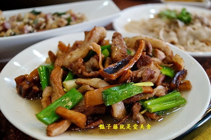 【大祥海鮮屋】台灣美食道地客家菜.台中西屯區美食.客家盆菜很經典.梅干扣肉與魚脯燜豆腐好吃又下飯