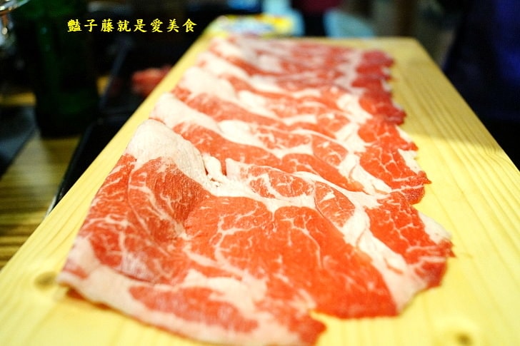 【紙鶴壽喜燒】中科壽喜燒吃到飽.西屯鍋物.壽喜昆布鴛鴦鍋.安格斯霜降牛和牛五花吃得過癮