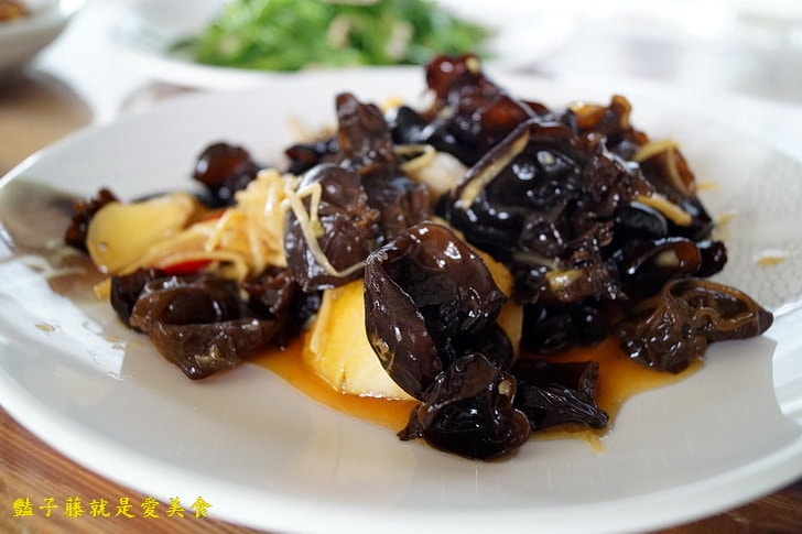 【慶東大閘蟹生態農場】秋蟹肥美.品嚐大閘蟹最佳賞味期.古早味爌肉肥嫩瘦Ｑ農家菜.兔兔天竺鼠可愛動物區