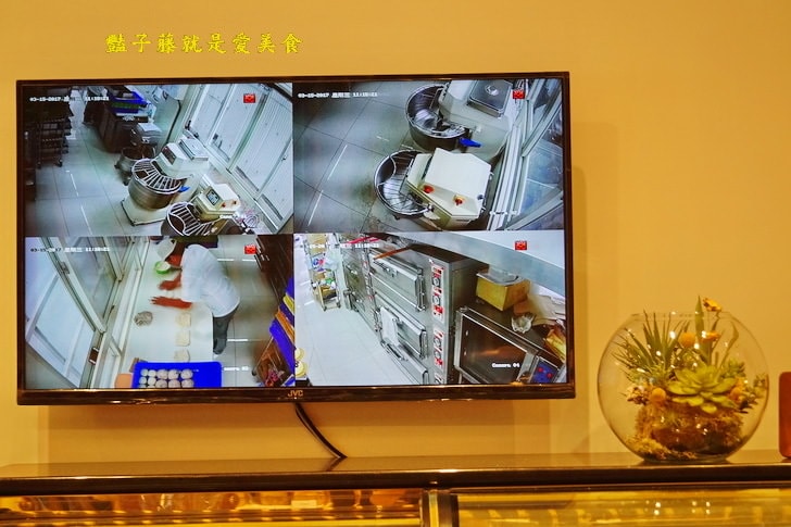 【品麵包】台中吐司專賣店.早晨六點半.中部最早出爐的完熟吐司.愛上吐司.50種吐司.日系歐式麵包細細品味