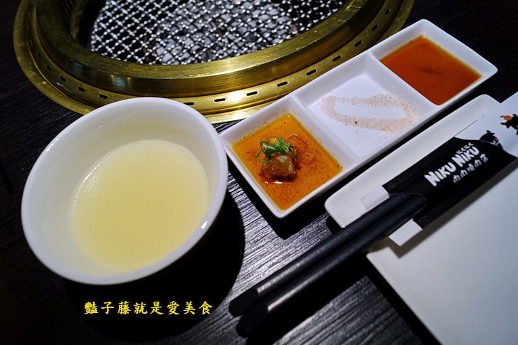 【Nikuniku肉肉燒肉五權西店】台中燒肉.1680豚肉雙人套餐.伊比利豬.松阪豬.海鮮干貝大草蝦.北谷櫻桃鴨幸福饗宴
