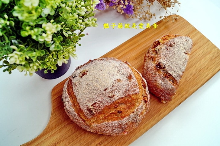 【品麵包】台中吐司專賣店.早晨六點半.中部最早出爐的完熟吐司.愛上吐司.50種吐司.日系歐式麵包細細品味