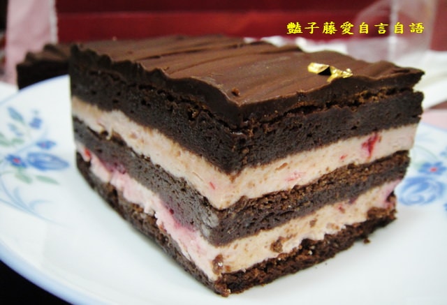 甜食糕點＆艾波索烘焙坊。魔術黑金磚巧克力的濃情蜜意【豔子藤美食嚐鮮試吃報告】(感謝推薦～登上愛合購精選文章)