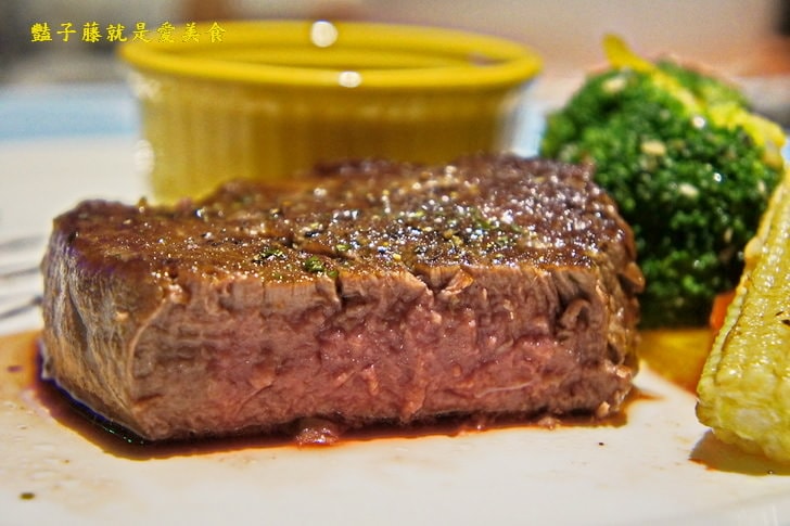 【吉仁牛排館】新竹美食餐廳．美式菲力牛排與義式海鮮焗飯的美味首選．豔子藤美食地圖
