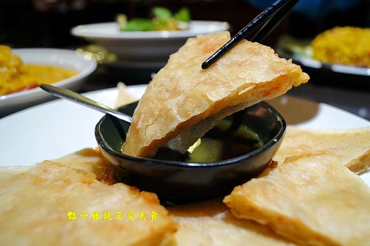 【泰食尚泰式餐廳】台中南屯泰式料理大墩店．紅咖哩炒椰汁豬搭泰國茉莉香米飯．咖哩草蝦滑蛋柔嫩好吃