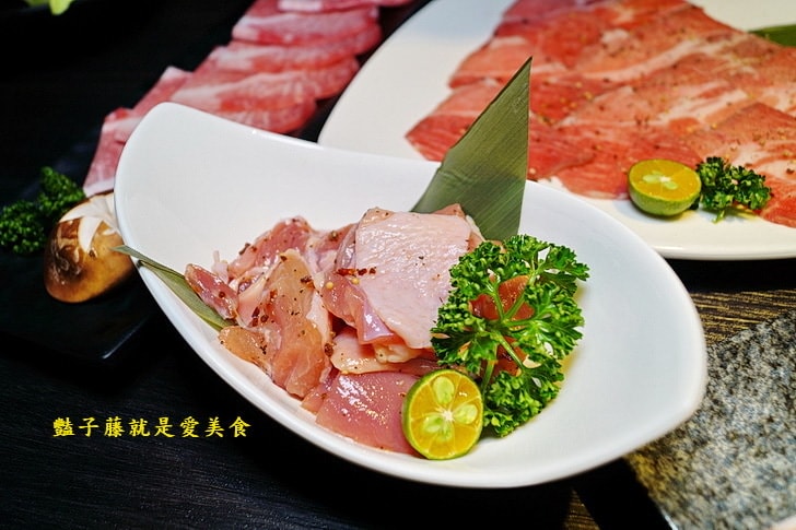 【Nikuniku肉肉燒肉五權西店】台中燒肉.1680豚肉雙人套餐.伊比利豬.松阪豬.海鮮干貝大草蝦.北谷櫻桃鴨幸福饗宴