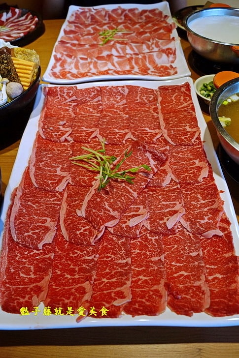 【肉多多火鍋】台中暴龍級火鍋第一品牌.挑戰肉食主義者大胃王.噶瑪蘭盤克夏優選豚美味意難忘／豔子藤