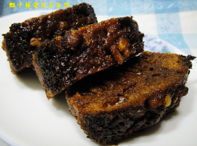甜食糕點＆第二顆鈕釦。伯爵核桃蜂蜜蛋糕～甜食的幸福滿足【豔子藤美食嚐鮮試吃報告】