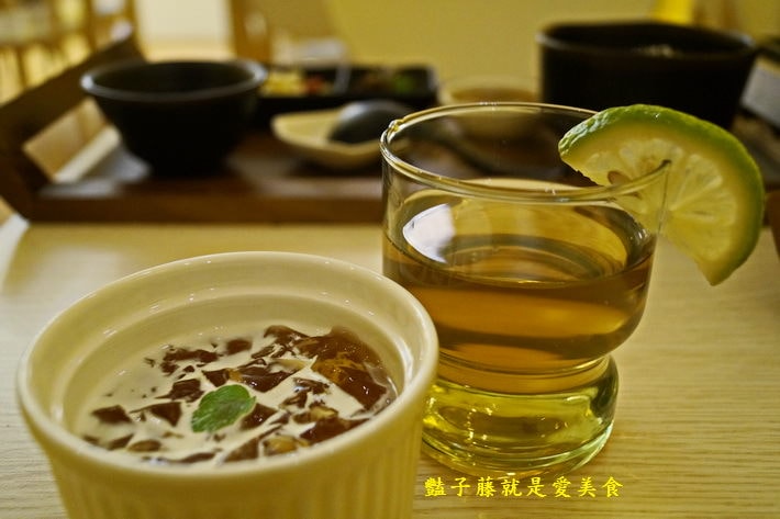 湯藝術老爺下麵．鐵板牛小排和何首烏雞肉鍋太搶戲．臺中市大里美食【豔子藤就是愛美食】