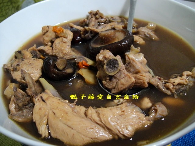 元進莊十全雞人蔘烏骨雞湯暖身美味大推薦【豔子藤美食嚐鮮試吃報告】