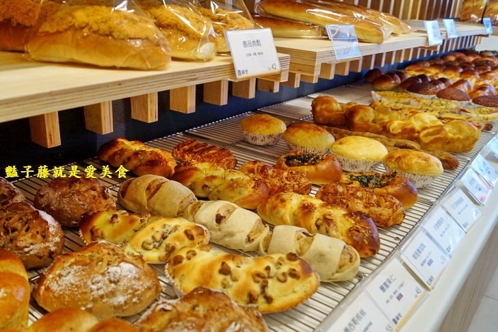 【品麵包】台中吐司專賣店.早晨六點半.中部最早出爐的完熟吐司.愛上吐司.50種吐司.日系歐式麵包細細品味