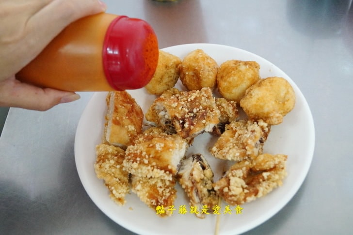 【台中麻辣大腸麵線】廣三SOGO旁巷弄小吃美食．３０年老店排隊人氣在地小吃．豔子藤台中美食地圖