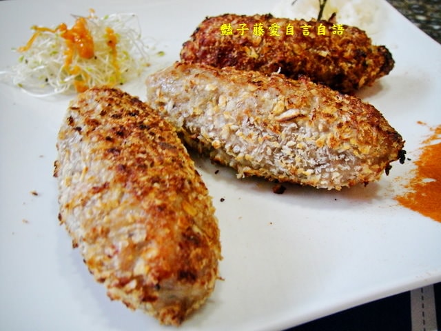 Oh My God 俄羅斯異國美食．烤肉串煨羊飯風味餐【豔子藤就是愛美食】