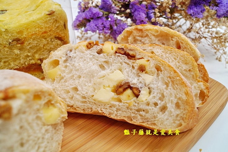 【品麵包】台中吐司專賣店.早晨六點半.中部最早出爐的完熟吐司.愛上吐司.50種吐司.日系歐式麵包細細品味