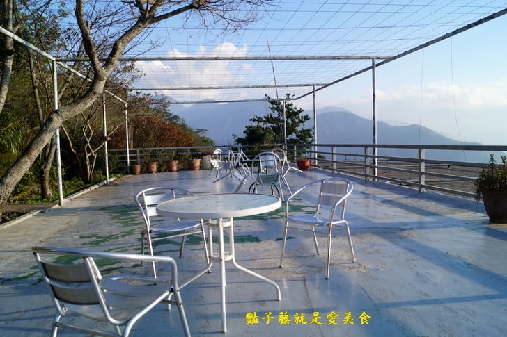 【清境茲心園山莊】南投住宿旅遊．湖光山色．落日餘暉．清境民宿雲霧飄渺．許自己一個放空悠閒的假期