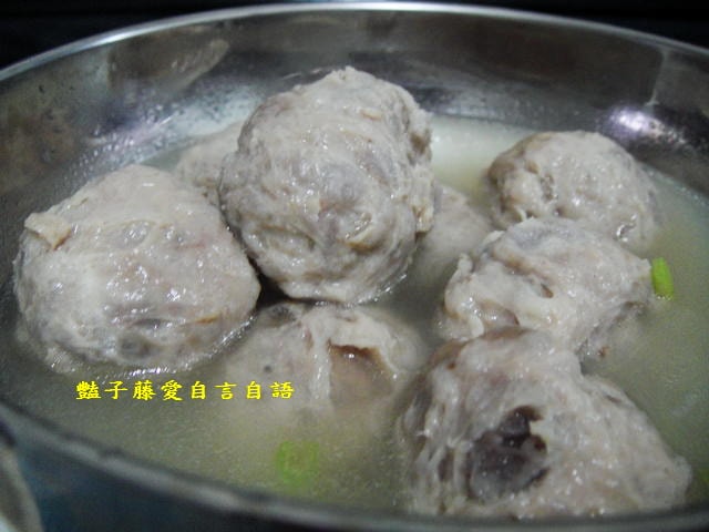 煲炖湯品＆活叻小丸子。三鮮貢丸+芋頭貢丸+泡菜貢丸爆汁超好吃【豔子藤美食嚐鮮試吃報告】
