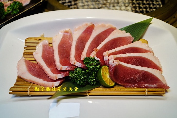 【Nikuniku肉肉燒肉五權西店】台中燒肉.1680豚肉雙人套餐.伊比利豬.松阪豬.海鮮干貝大草蝦.北谷櫻桃鴨幸福饗宴