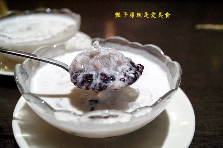 【泰食尚泰式餐廳】台中南屯泰式料理大墩店．紅咖哩炒椰汁豬搭泰國茉莉香米飯．咖哩草蝦滑蛋柔嫩好吃