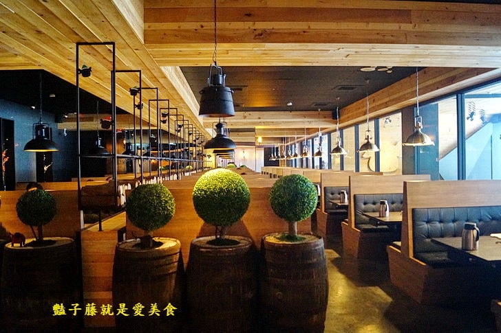 【Nikuniku肉肉燒肉五權西店】台中燒肉.1680豚肉雙人套餐.伊比利豬.松阪豬.海鮮干貝大草蝦.北谷櫻桃鴨幸福饗宴