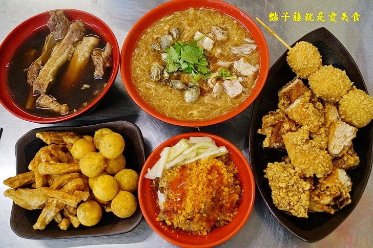 【台香麻辣大腸蚵仔麵線】台中西屯30年代傳統小吃.祖傳藥燉排骨.地瓜碰芋圓.古早味冬瓜茶配香雞排花枝丸