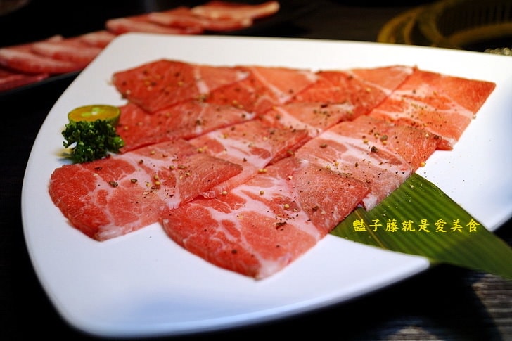 【Nikuniku肉肉燒肉五權西店】台中燒肉.1680豚肉雙人套餐.伊比利豬.松阪豬.海鮮干貝大草蝦.北谷櫻桃鴨幸福饗宴