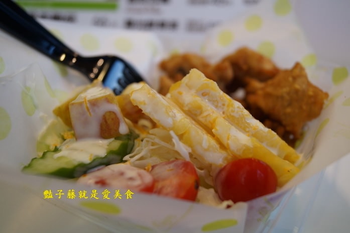 逢甲夜市必吃美食推薦．繼光香香雞．香香蔬果吧美味全吃到【豔子藤就是愛美食】