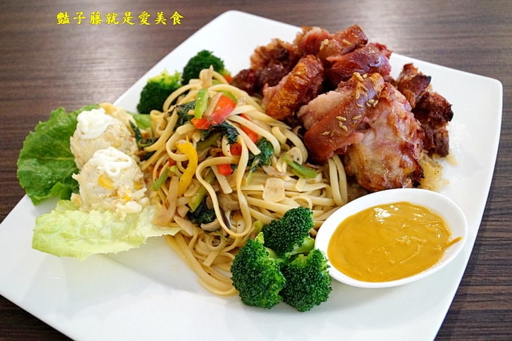 【Casamia義式餐廳】新竹異國美食．德國豬腳雙人套餐飽足又滿足．溫馨小館的美味幸福時光