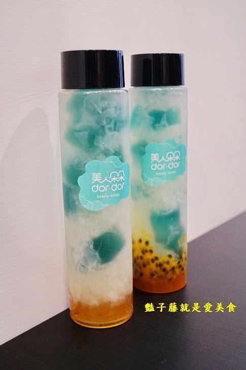 【美人朵朵膠原飲品專賣】台中美食.無敵厚切日式豬排湯咖哩.香烤雞腿南洋風.夢幻寶石素燕窩大推