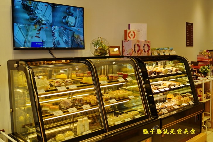 【品麵包】台中吐司專賣店.早晨六點半.中部最早出爐的完熟吐司.愛上吐司.50種吐司.日系歐式麵包細細品味