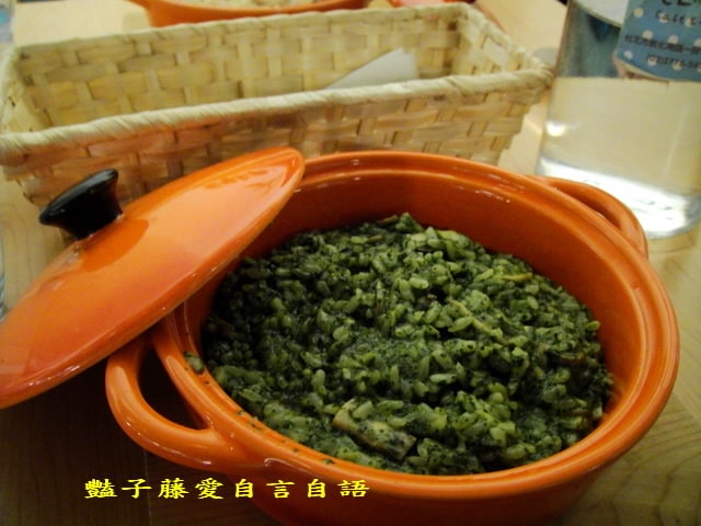 愛上奶油白醬蘑菇雞肉燉飯．DeLight Cafe【豔子藤就是愛美食】