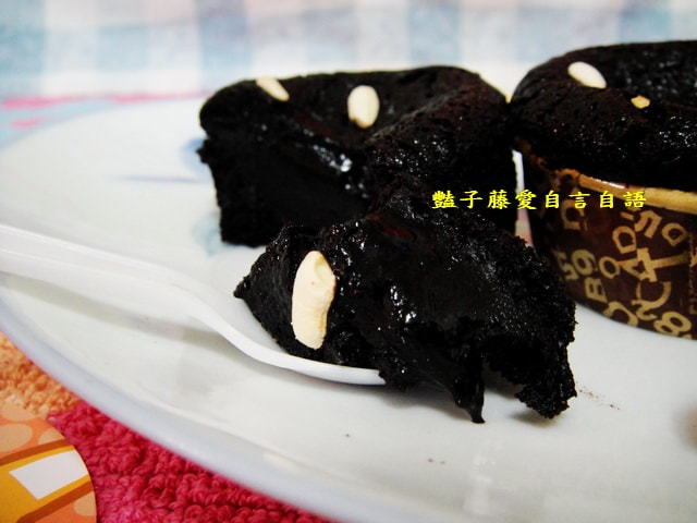 甜食糕點＆給我吃一口。稻香布朗尼+戚風蛋糕+幸福蘋果派+提拉米蘇+綜合奶酪【豔子藤美食嚐鮮試吃報告】