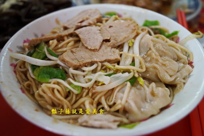 哈瑪星廟口正老牌汕頭麵．高雄代天宮廟邊在地小吃【豔子藤就是愛美食】登上聯合新聞網首頁