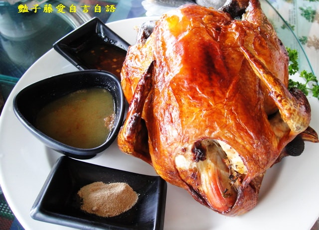 南投景觀餐廳&塔洛彎。烤得香噴噴的擺夷甕仔雞【豔子藤就是愛美食】感謝推薦登上聯合新聞網首頁
