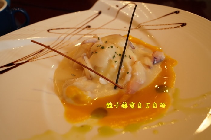 杯子田．女主廚創意料理個性店！銀槍烏賊燉飯+義式牛肉餅超好吃【豔子藤就是愛美食】