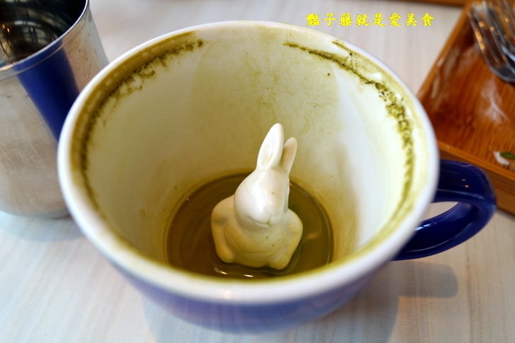 【小樂圓和洋餐食】台中親子餐廳.關東煮與牛小排和風壽喜鍋.庭院大沙池.旋轉透明溜滑梯.好吃好玩