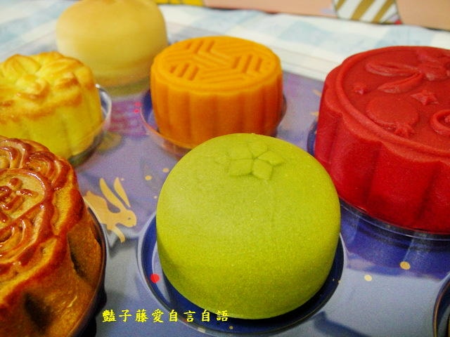星球月餅之美味探險。2013金格采吟月中秋禮盒【豔子藤美食嚐鮮試吃報告】
