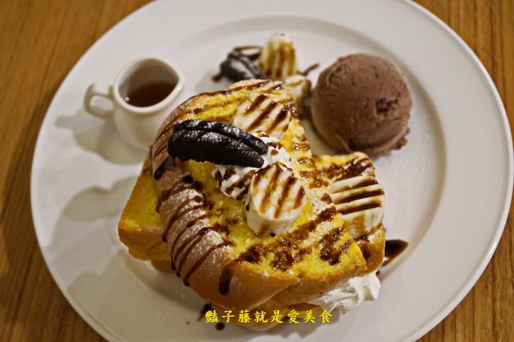 捷運中山國中站休閒美食．煎燒起司牛肉堡大飽口福．鯊魚咬吐司錦州店【豔子藤就是愛美食】