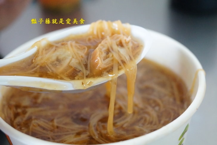 【台中麻辣大腸麵線】廣三SOGO旁巷弄小吃美食．３０年老店排隊人氣在地小吃．豔子藤台中美食地圖